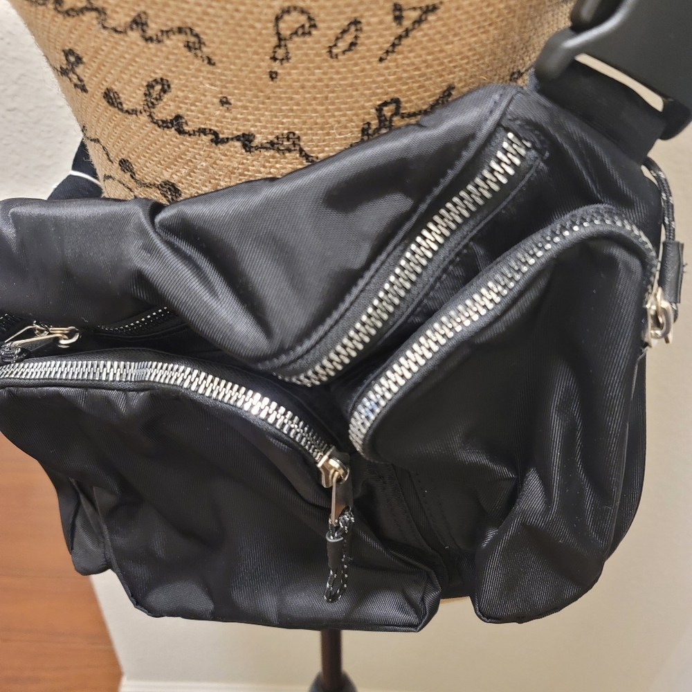 Ivy Park/Adidas Black Pack Fanny Pack - Picture 9 of 10